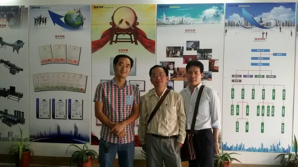 越南客户慕名而来到公司洽谈业务 越南客户慕名而来到公司洽谈业务